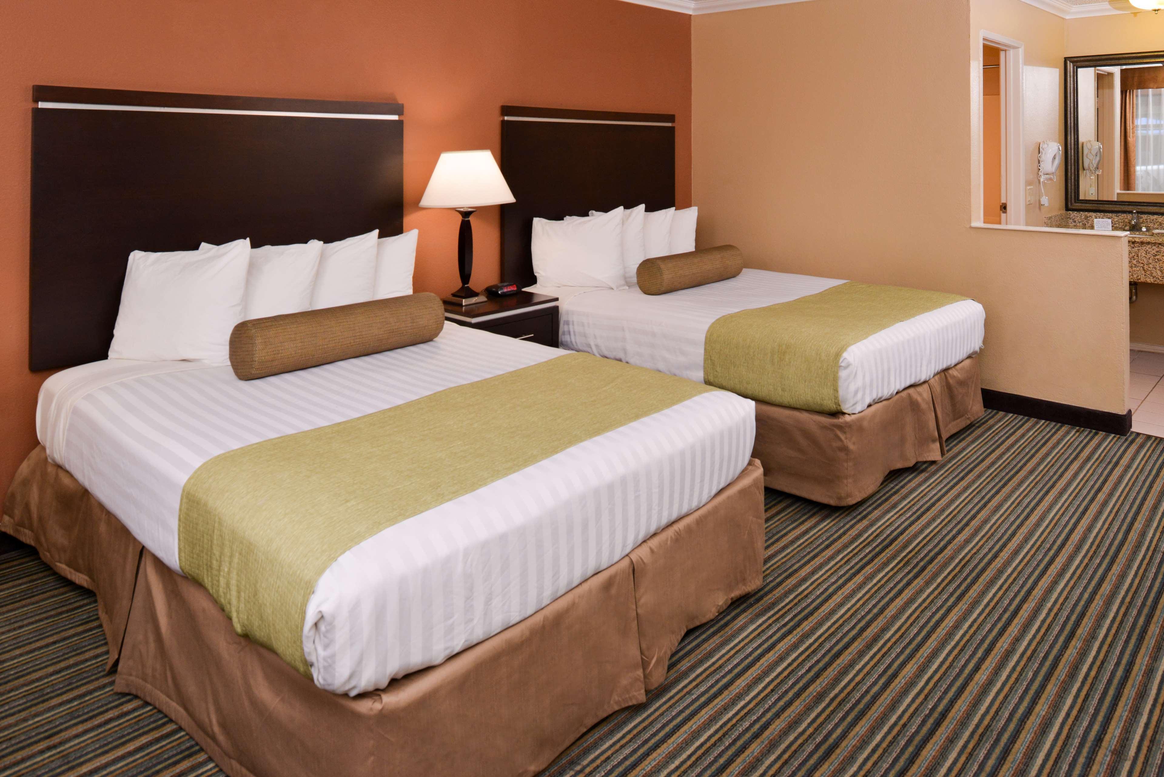 Best Western Courtesy Inn Hotel - Anaheim Resort At The Park Exterior foto