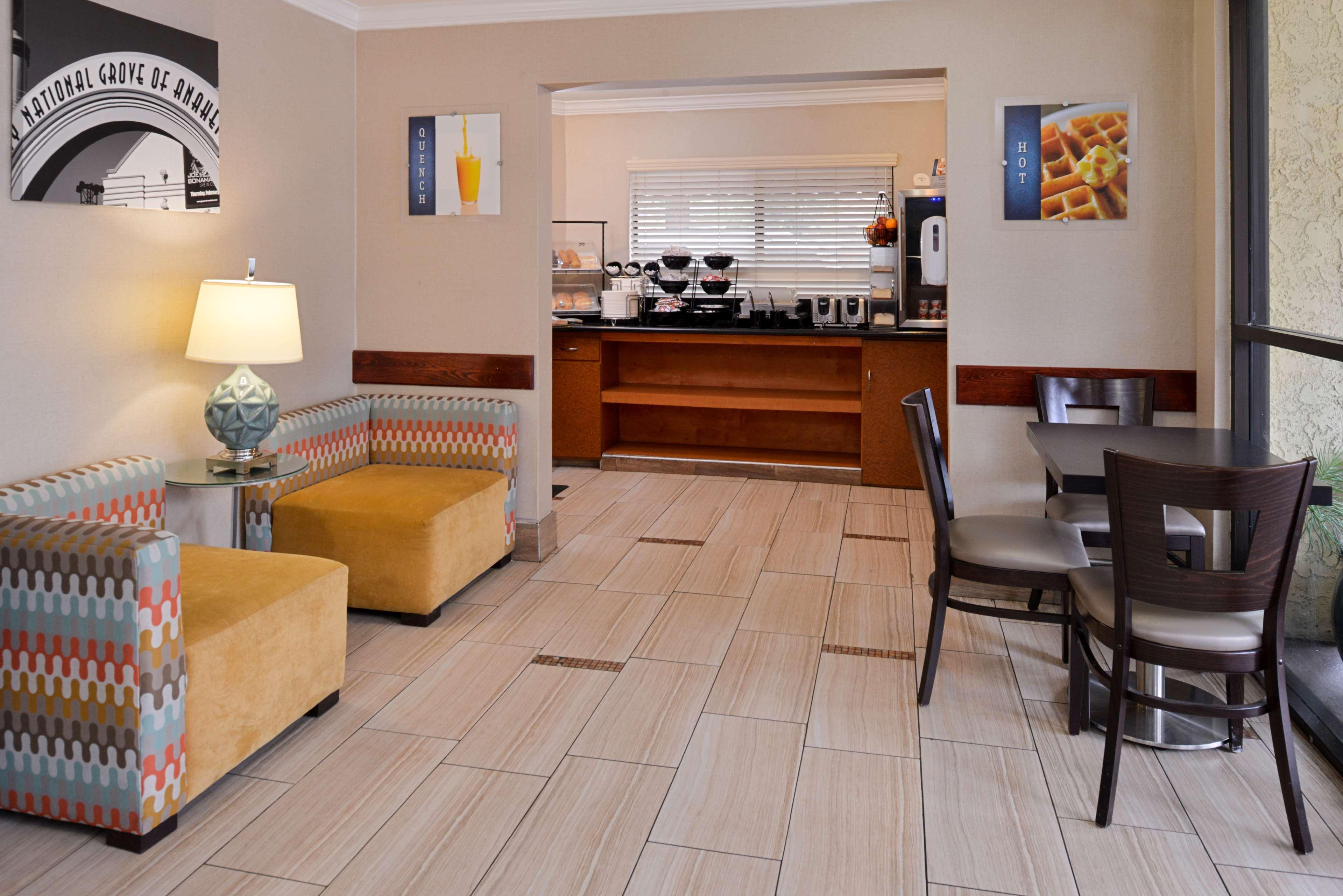 Best Western Courtesy Inn Hotel - Anaheim Resort At The Park Exterior foto