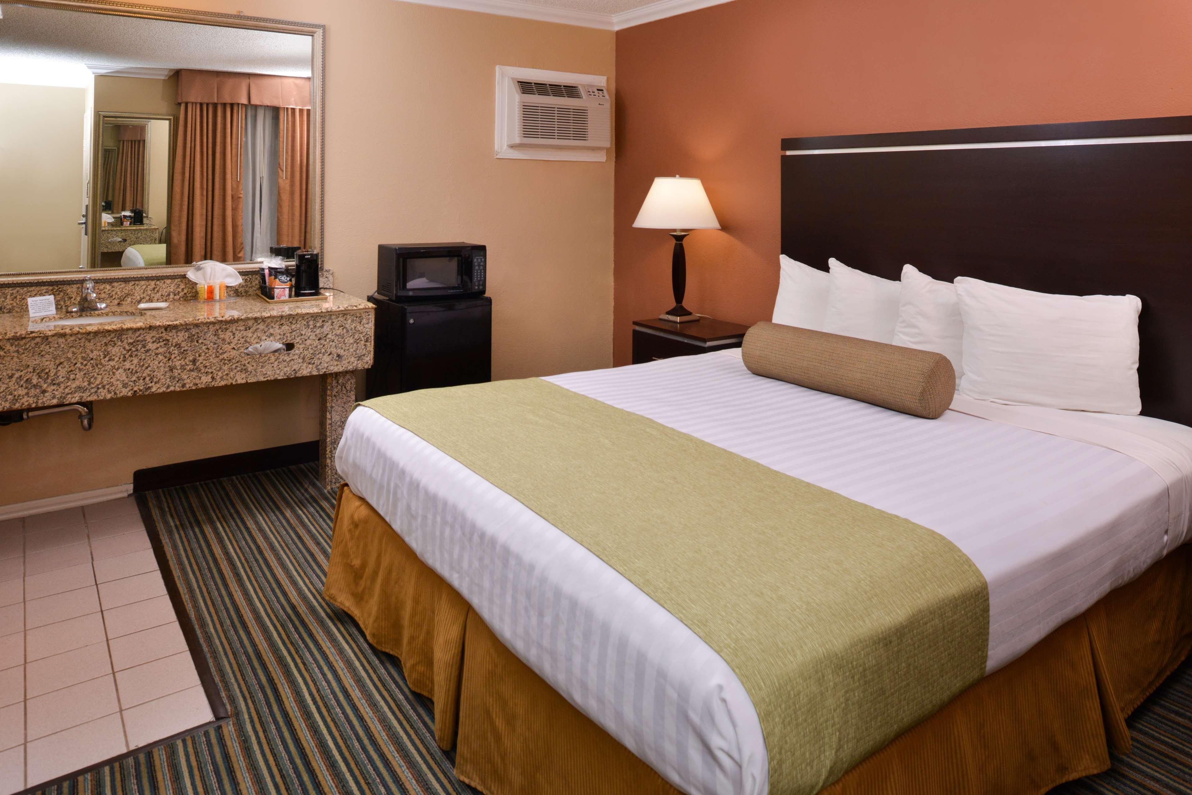 Best Western Courtesy Inn Hotel - Anaheim Resort At The Park Exterior foto